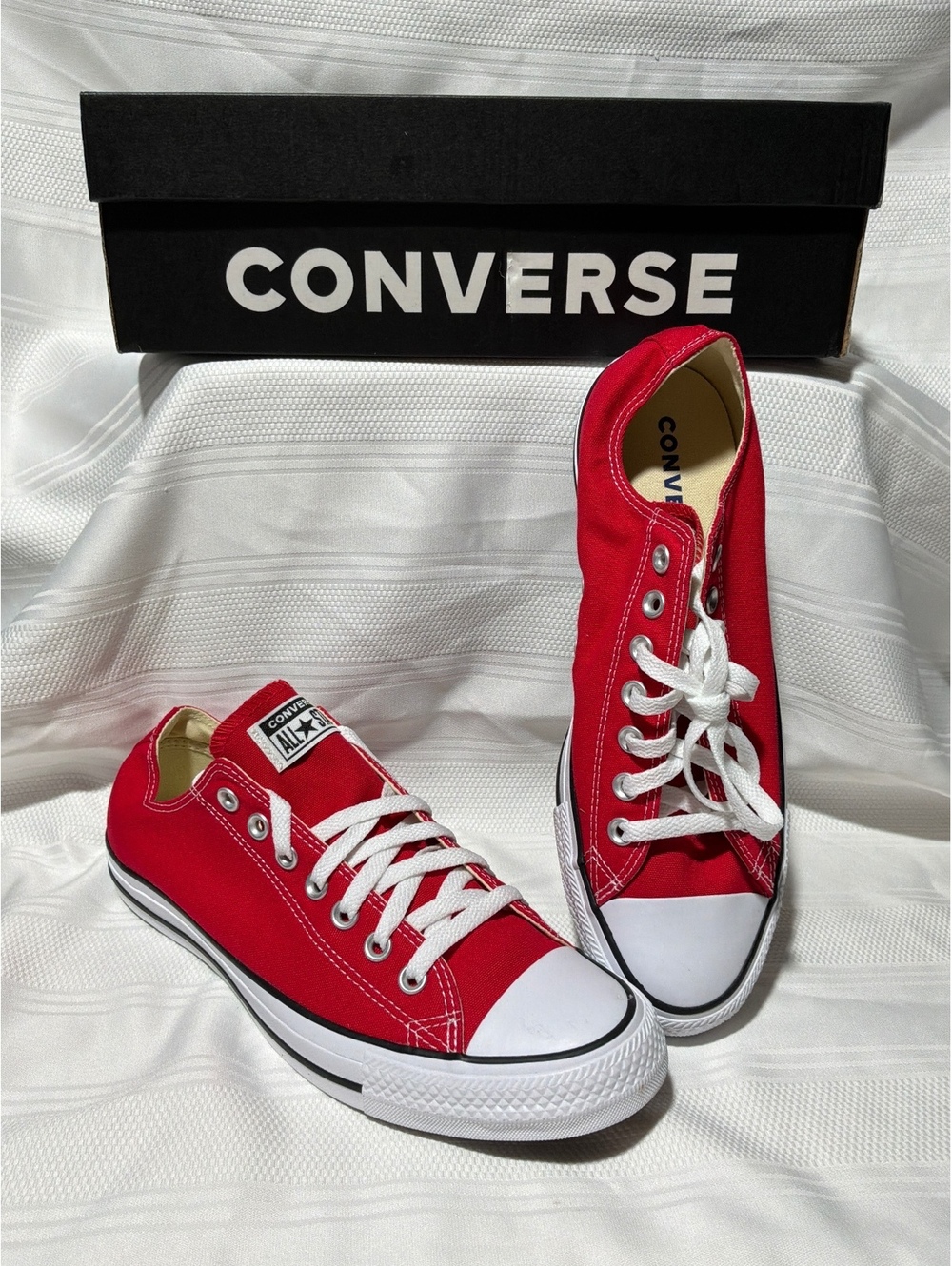Converse Chuck Taylor All Star Low Top Sneakers Red Size 9.5 Men / 11.5 Women